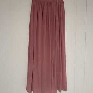 Pink pleated skirt